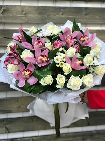Букет цветов из: Розы и Хризантемы в Омутнинске